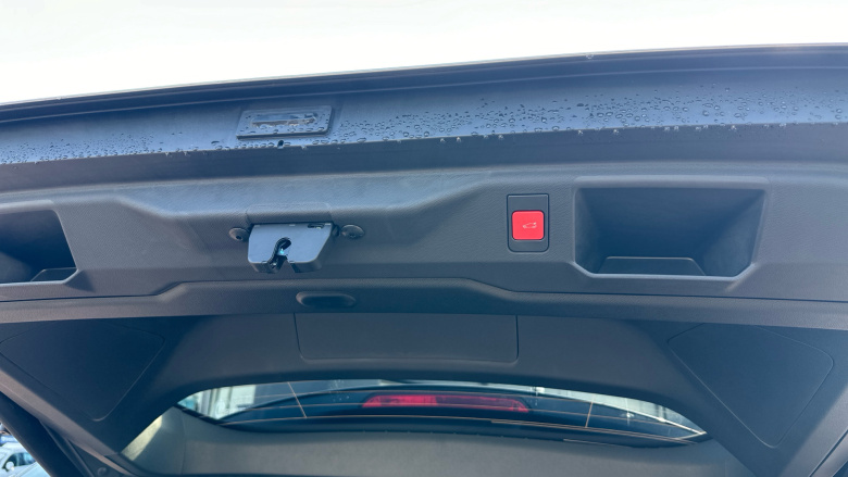 Peugeot 5008 157kW GT 73kWh 5dr Auto Electric Estate